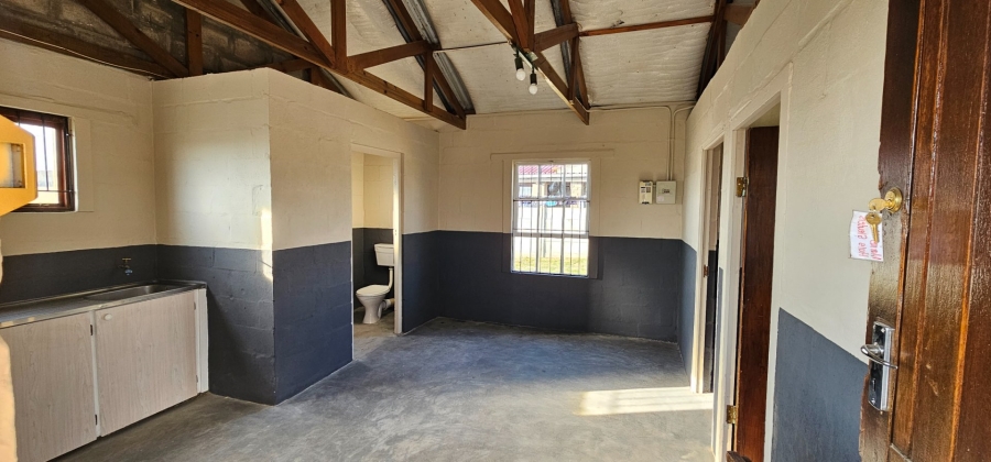 To Let 2 Bedroom Property for Rent in Theronville Western Cape
